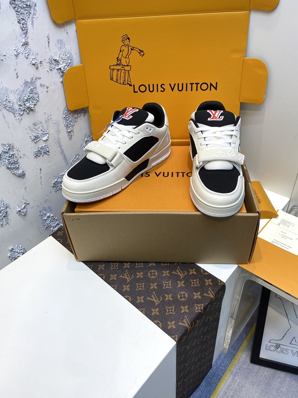 ルイヴィトン靴背面デザイン